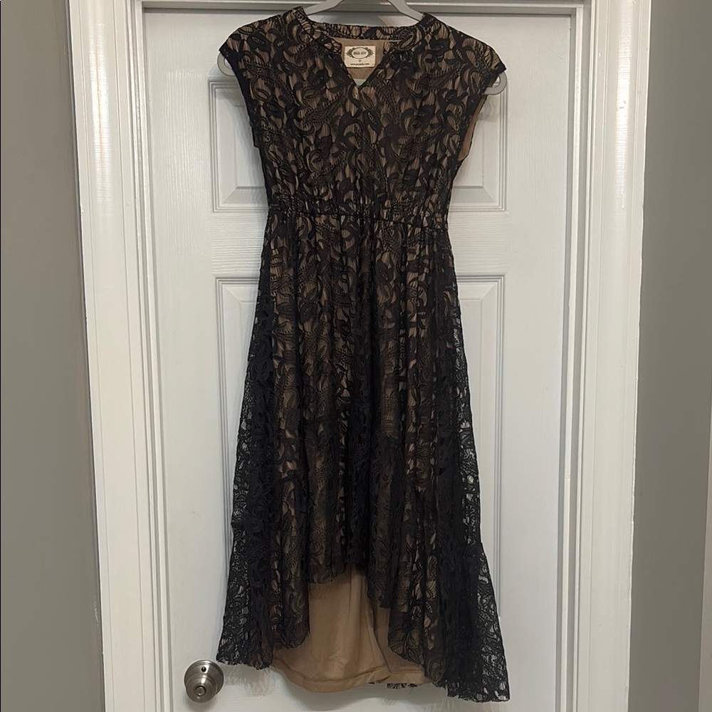 Joyfolie Black and Tan Lace Formal Dress
